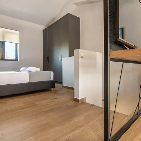 Mos Luxury - The Loft Hriszí Aktí Haniá