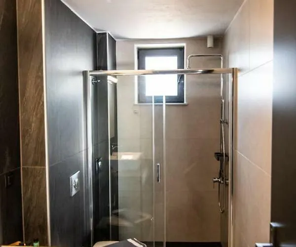 Mos Luxury - The Loft アパート